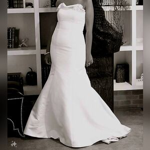 Galina Signature Ivory Wedding Dress Style #SWG9905 for David's Bridal: Size 10